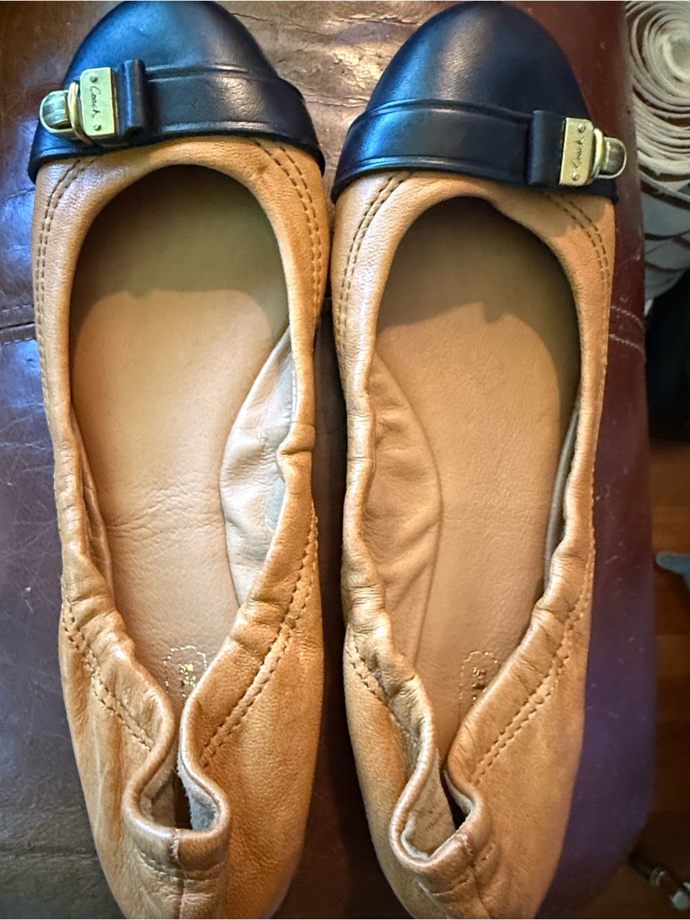COACH Delphine Tan Black Leather Cap Toe Ballet Flats Buckle 5B Unworn